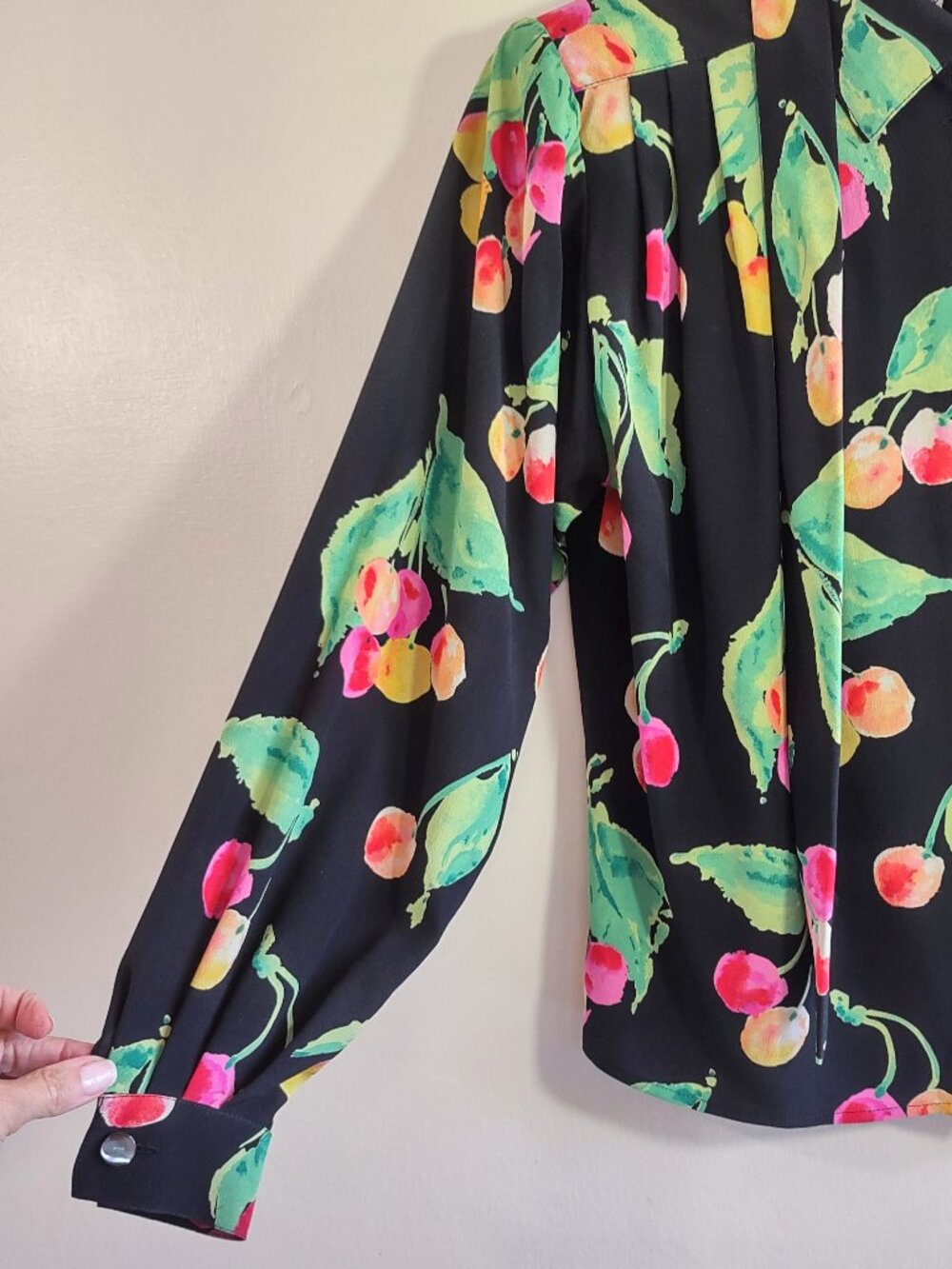 Vintage Ungaro Parallele Silk Blouse Italy Designer Sz Medium Vibrant Fruit Chic - Picture 4 of 10